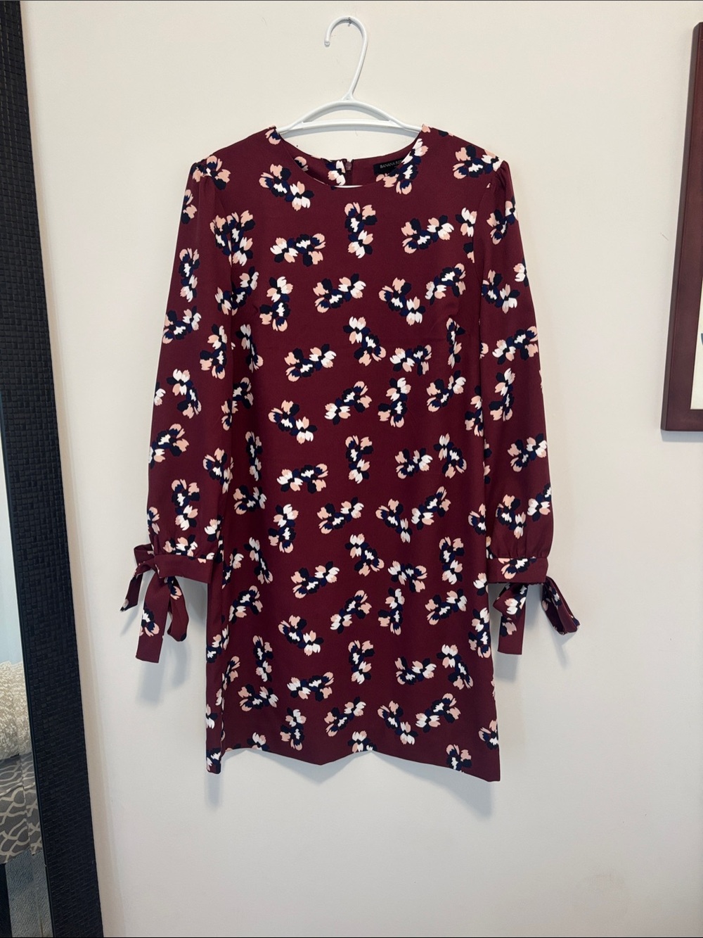Banana Republic Women’s Burgundy Floral Long-Sleeve Shift Dress